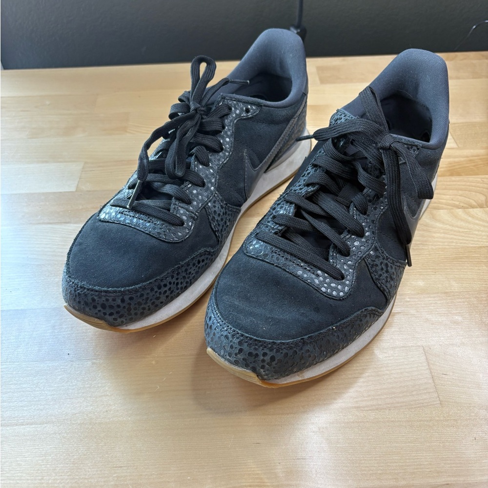 Nike Black and Gray Sneakers with Mesh Suede Design